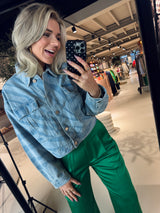 Bedruckte Jeansjacke für den Frühling
