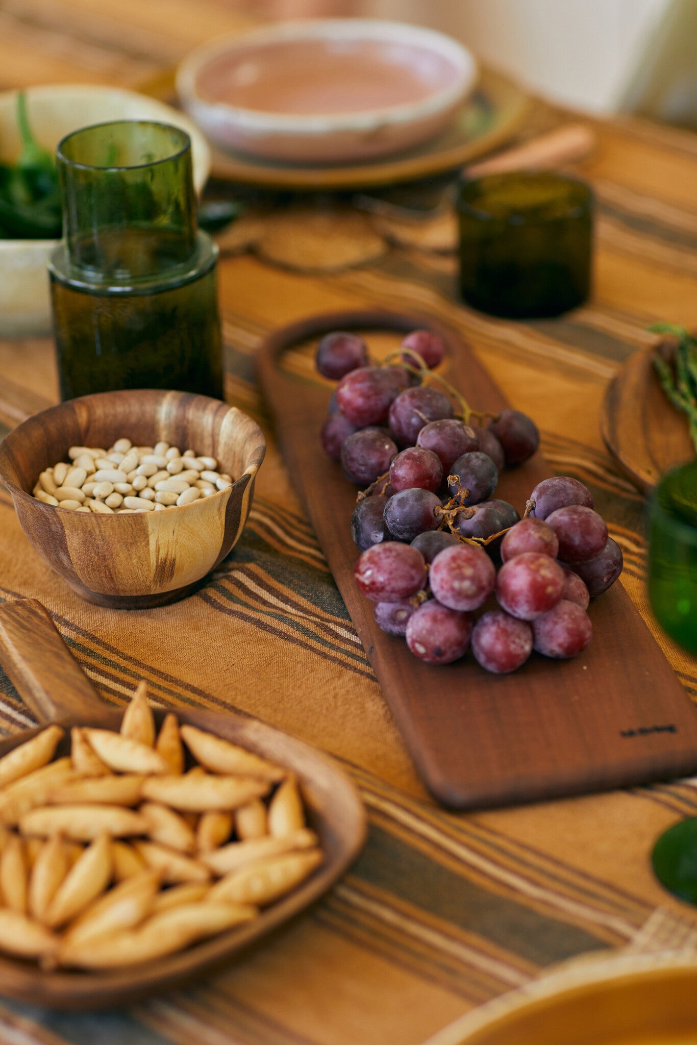 KBB0002 Acacia bread board M