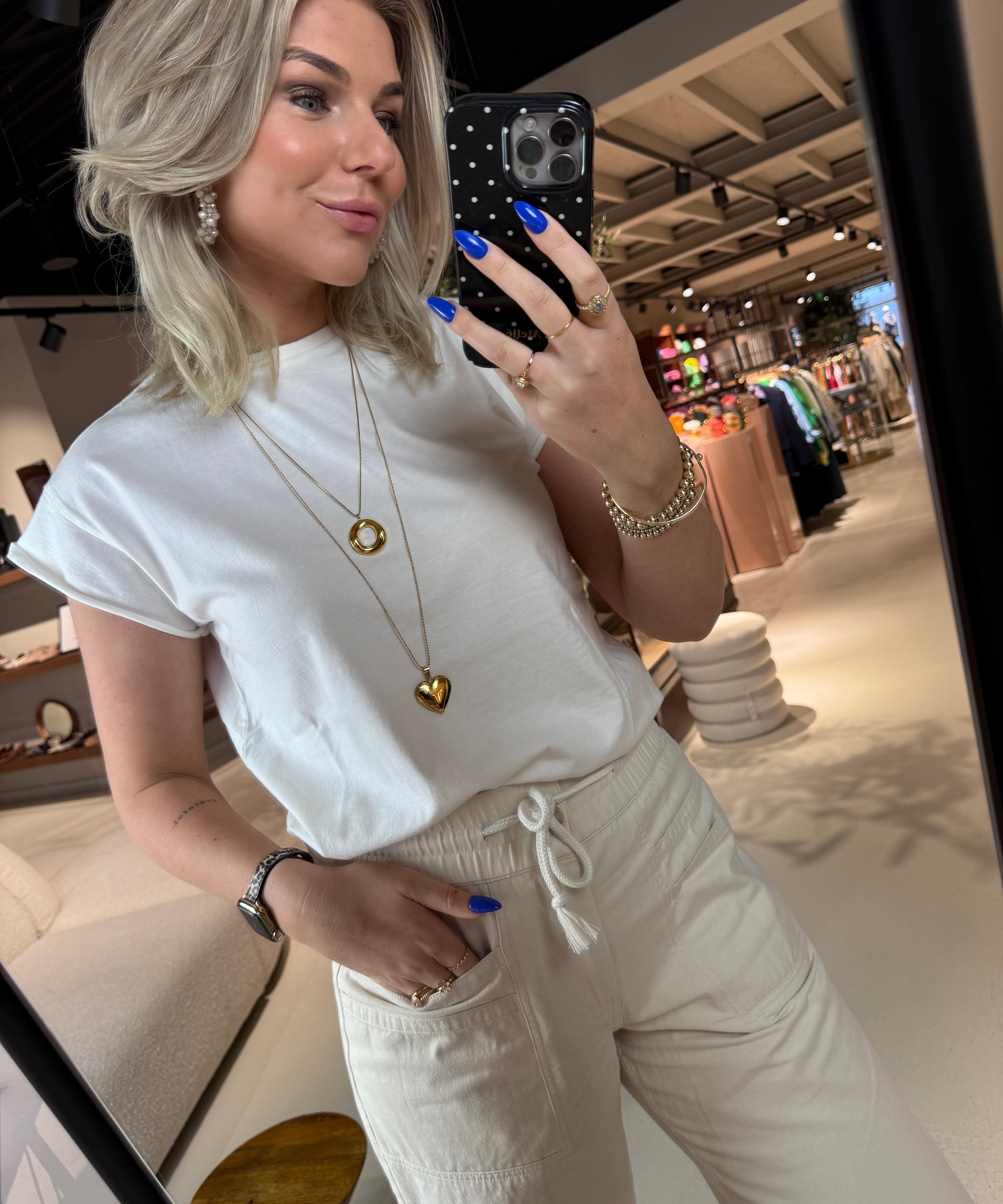  Tara Tee basic dames shirt wit met omgeslagen mouwen 