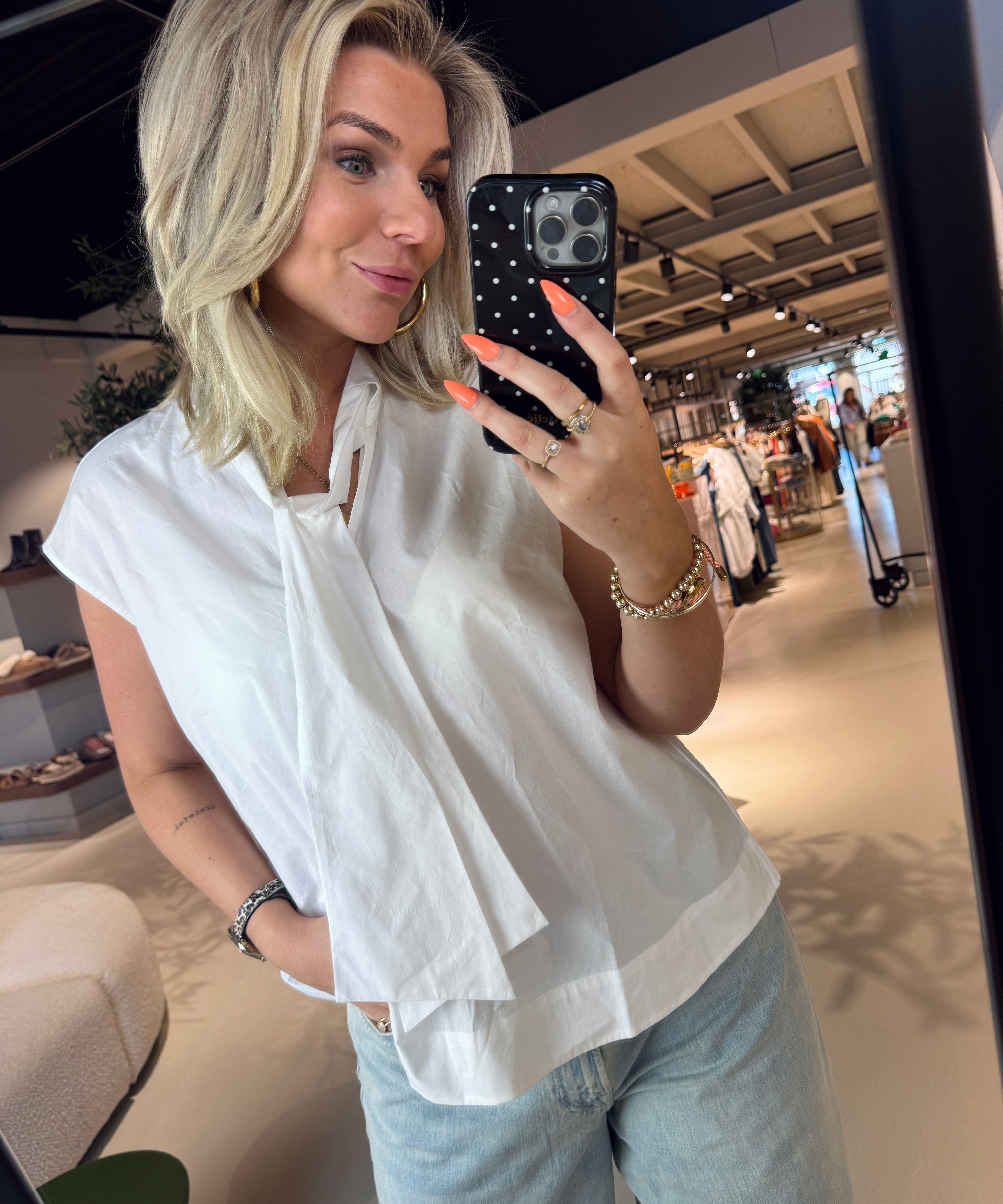 Jalaysia Sleeveless Top in het wit voor dames van Essentiel Antwerp