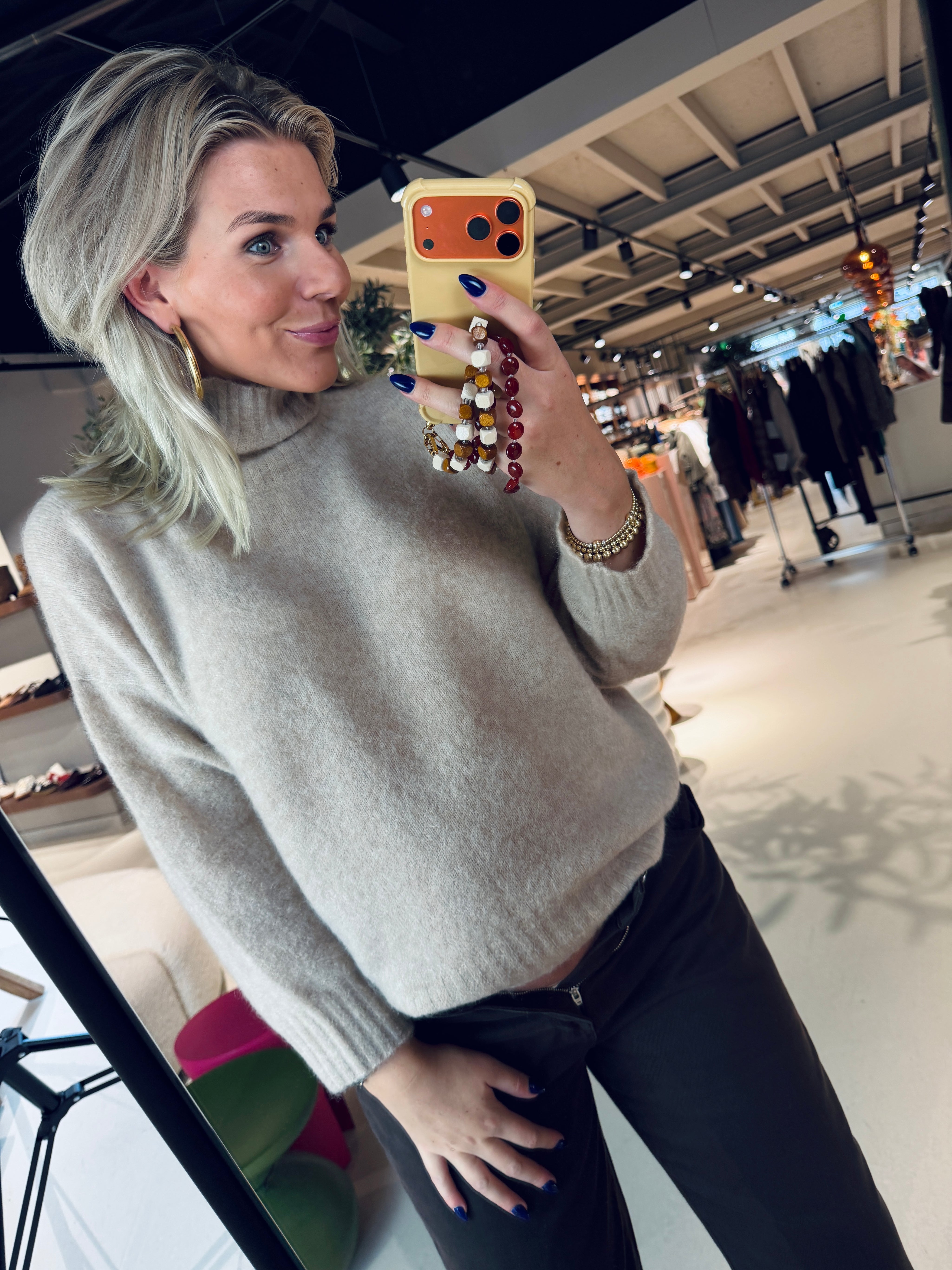 66.176 Sweater