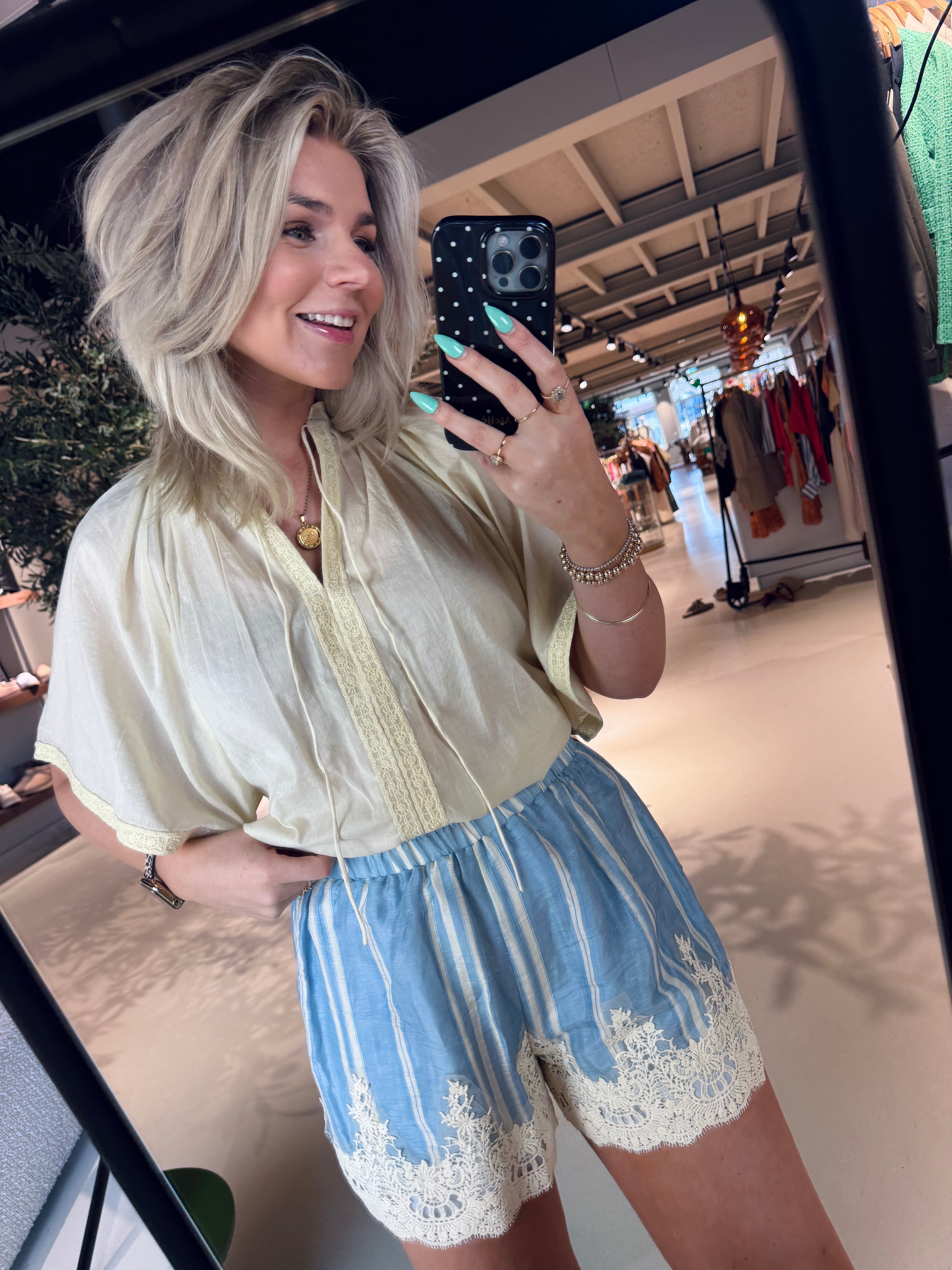 Tarina top