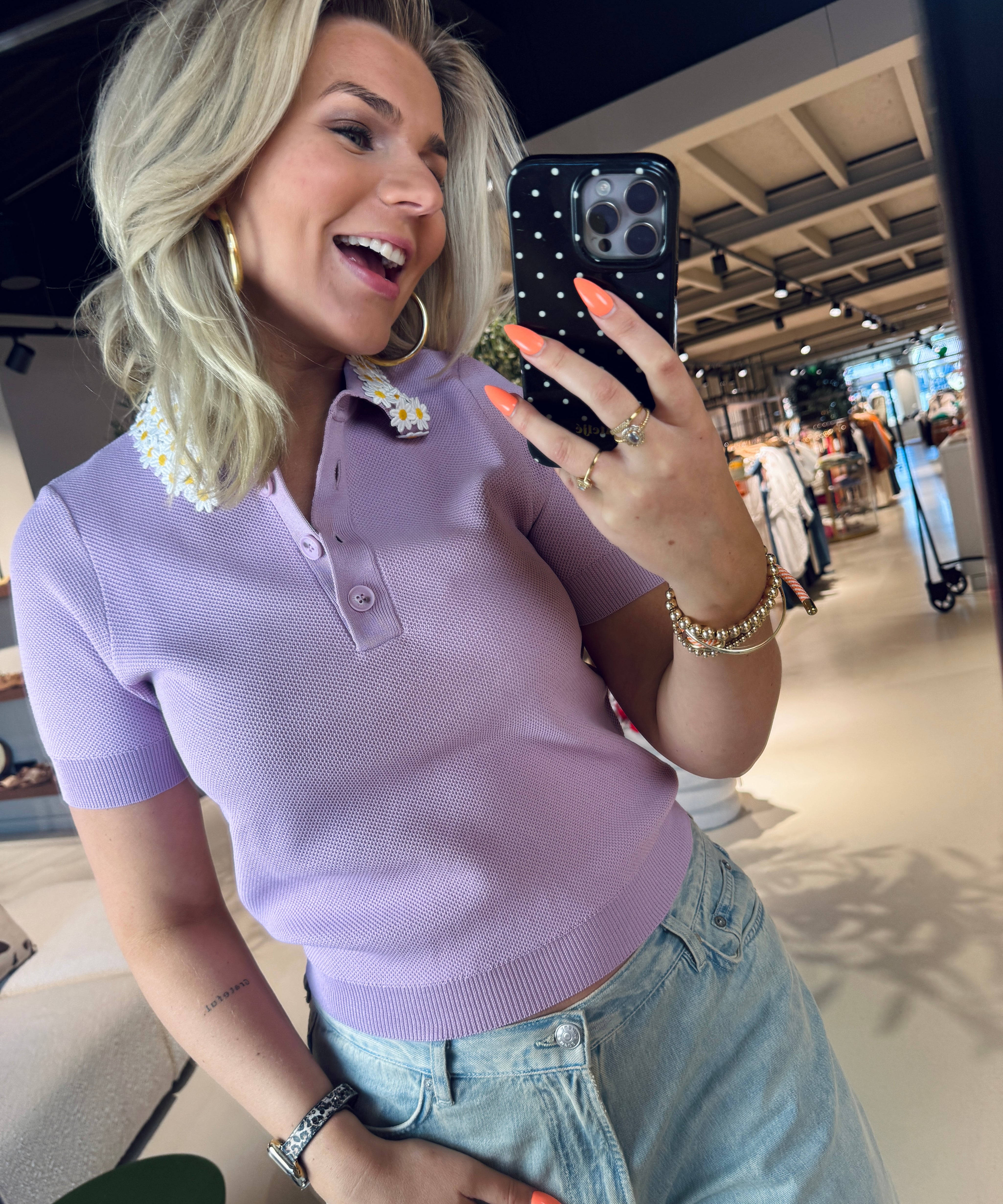 Jember Polo With Embo Collar in twee kleuren voor dames van Essentiel Antwerp