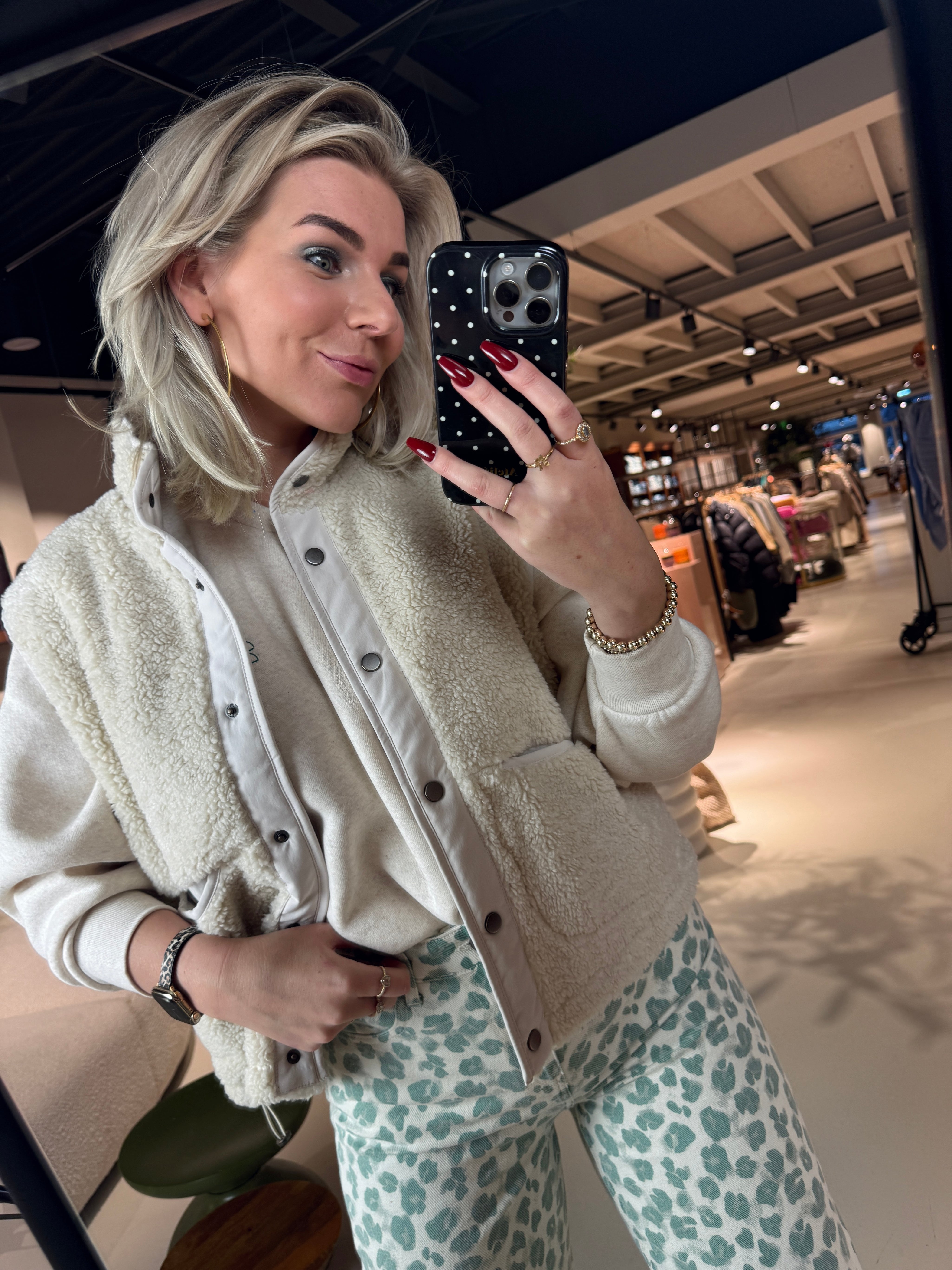 Steve sleeveless jacket