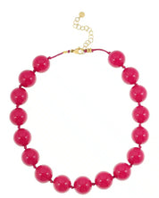 Korte ketting met grote ronde kralen Ellen Beekmans