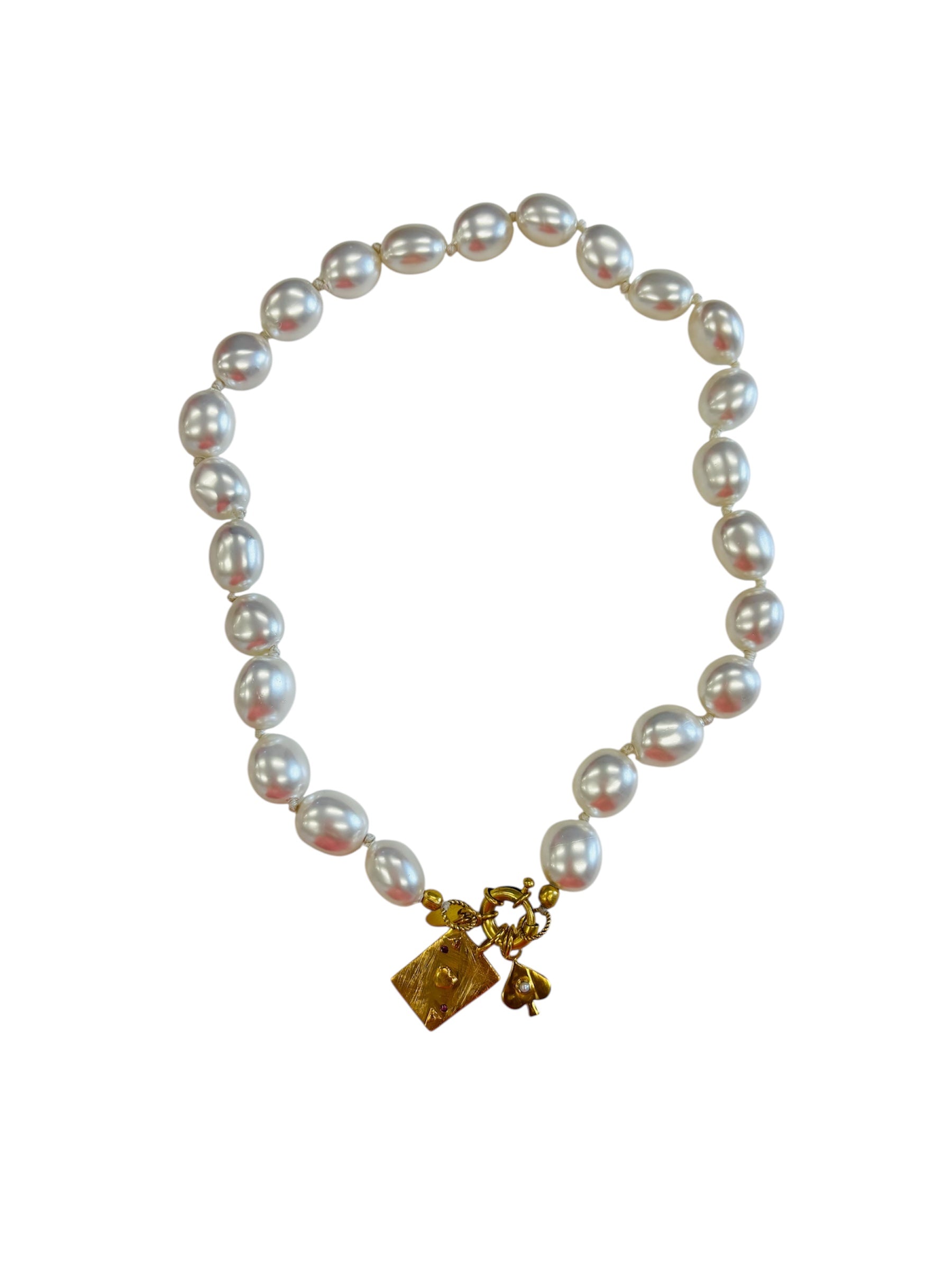 Grove parelketting met kaartbedel