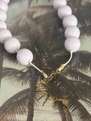 Korte ketting met grote ronde kralen Ellen Beekmans