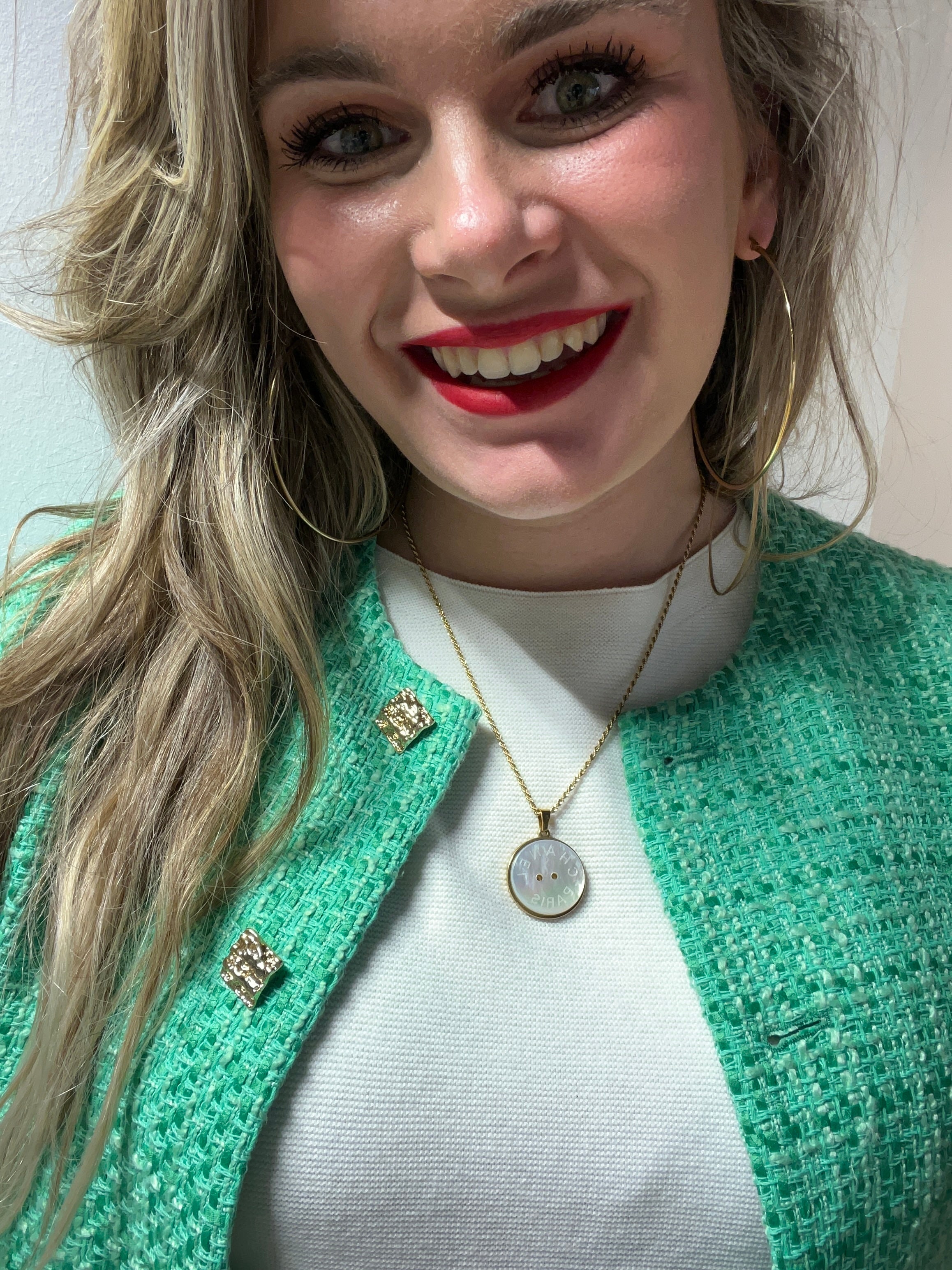 Ketting - Bedel Chanel Parelmoer Wit met logo tekst