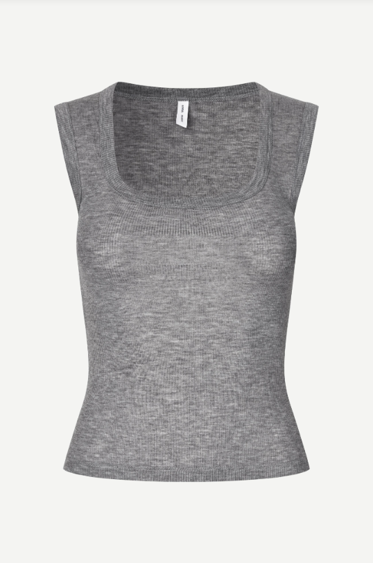 Sadou tank top voor dames van Samsoe&Samoe in grijze kleur met trendy ontwerp.