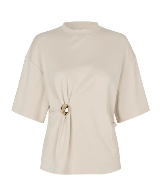 Enora Brooch Tee voor dames van Second Female