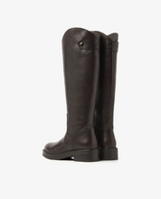 Lucia Rumi Hoge Laarzen