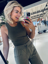 SaharaCC Stickerei Tanktop – Army