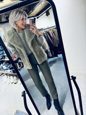 D6Cheedo faux fur waistcoat - swamp green