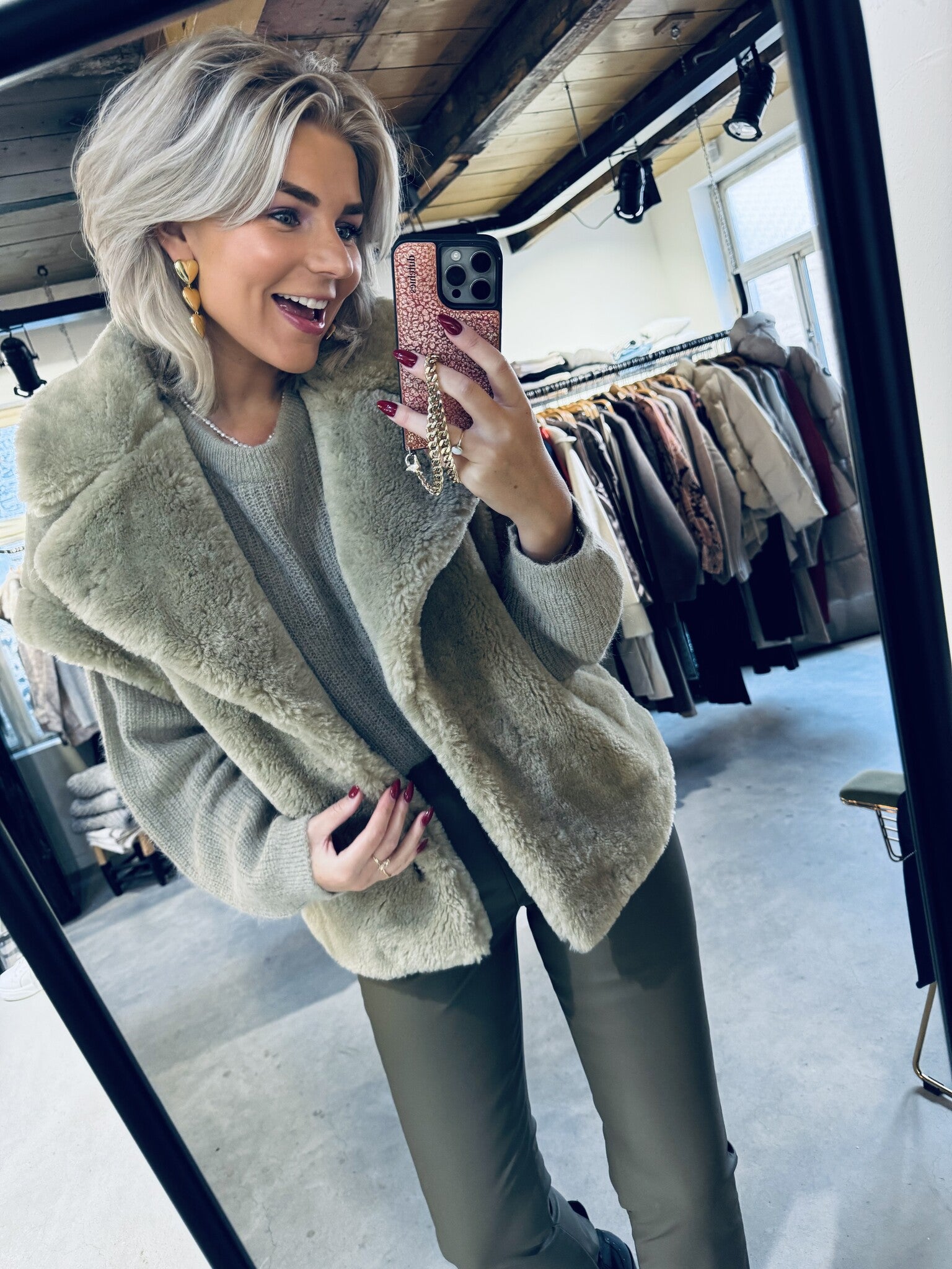 D6Cheedo faux fur waistcoat - swamp green