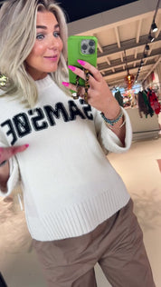 Sakeiku Sweater