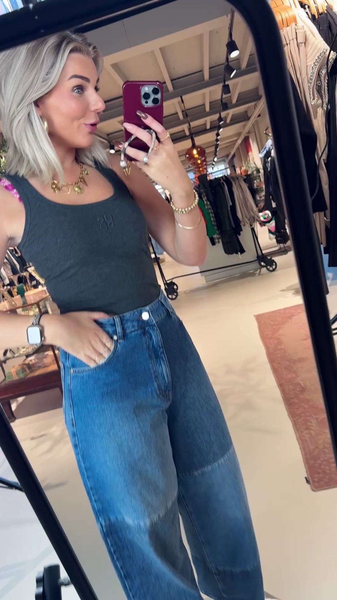 Zora scoopneck logo tanktop