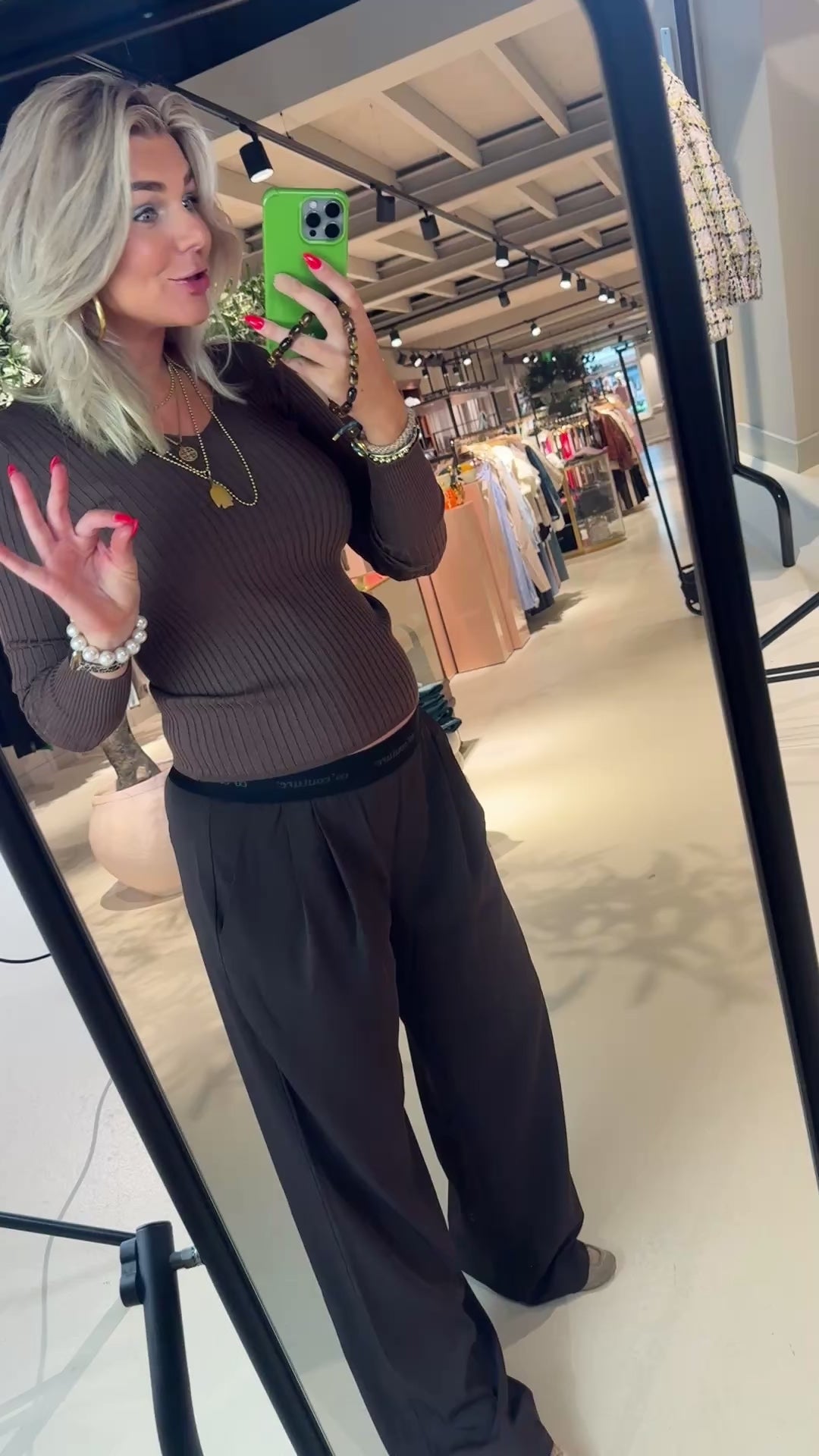 66.213 Sweater