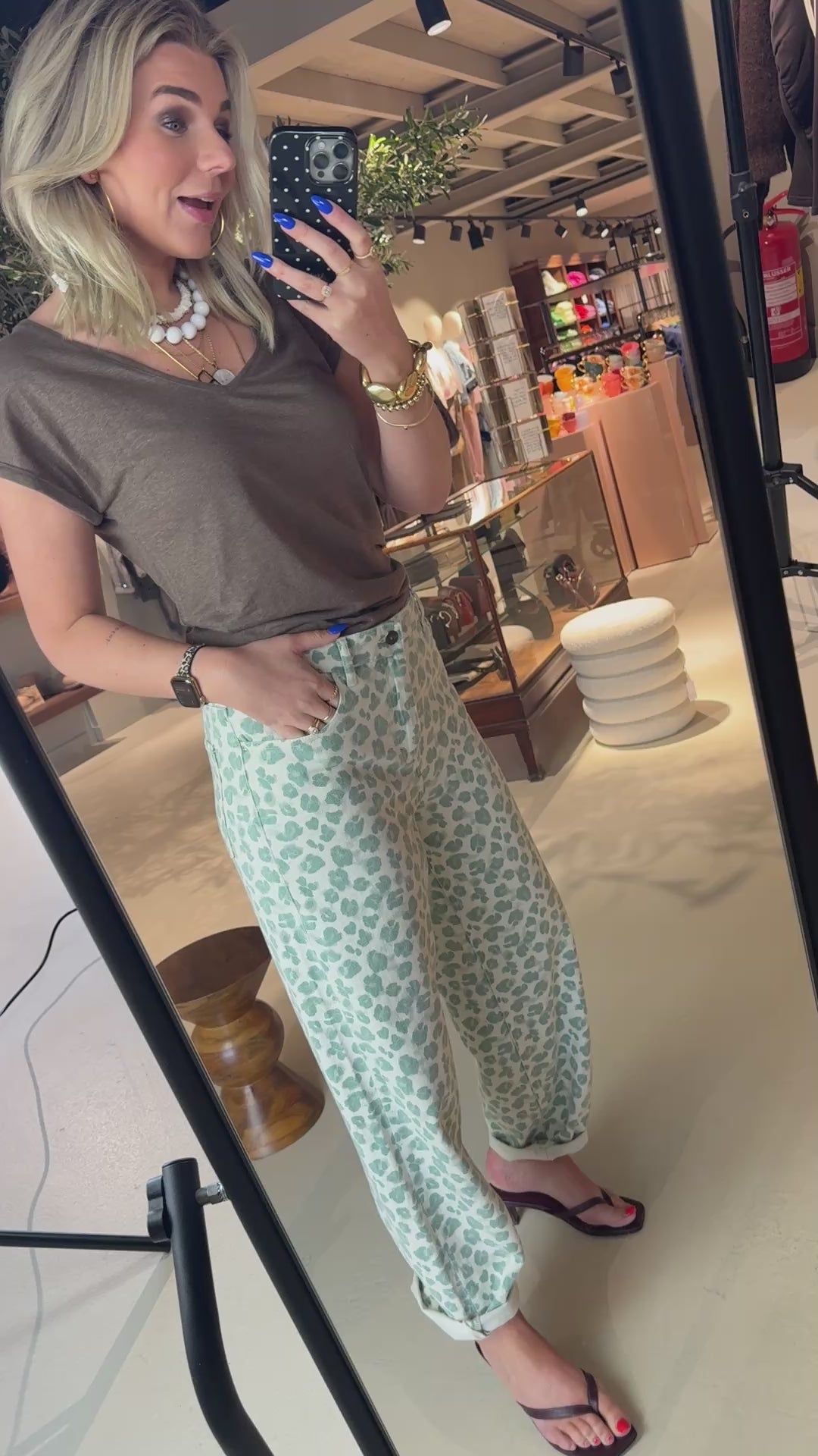 Lew grüne Gepardenhose